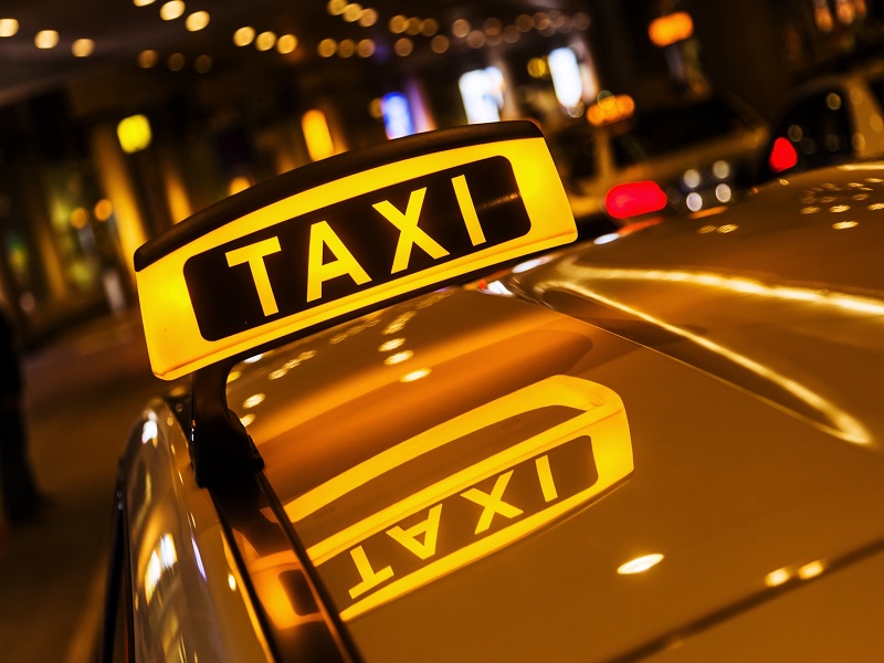 С 1 сентября на лиц, осуществляющих деятельность легкового такси, возлагается обязанность по заключению договоров страхования гражданской ответственности перевозчика за причинение вреда пассажирам.