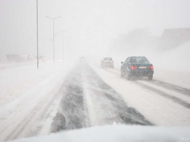 9 февраля временно ограничили движение для всех видов транспорта на автомобильных дорогах регионального значения в связи с погодными условиями.